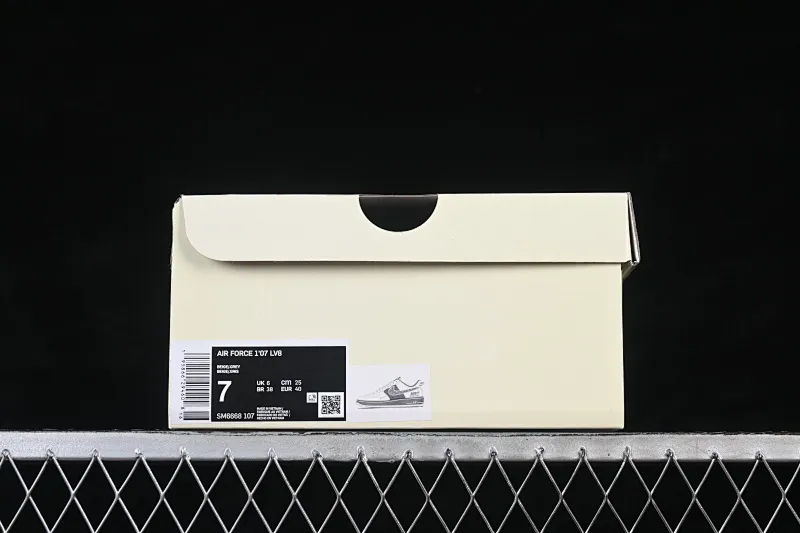 All categories Nk Air Force 1 Air Force series Nk Air Force 1 Low Air Force low-top Nike Air Force 1'07 Low off-white and dark gray Air Force 1 low-top casual sneakers SM6668-107